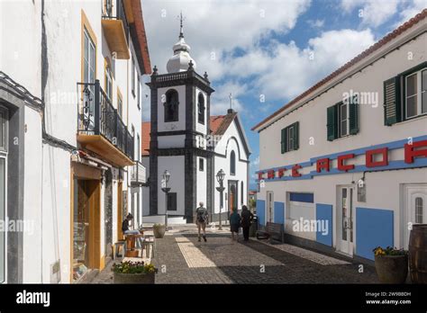 A Igreja de São Jorge: Uma Joia Arquitetônica com História e Mistério em Quiha!