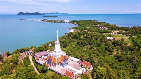  Wat Khao Suwan Khwa Wat: Descubra as Maravilhas da Natureza e da Espiritualidade em Krabi!